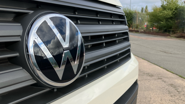 Volkswagen Crafter Cr35 Lwb Diesel Fwd 2.0 TDI 140PS Commerce Plus High Roof Van